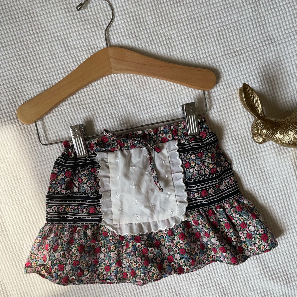 St Michel Floral Ruffle Skirt with White Lace Accent
